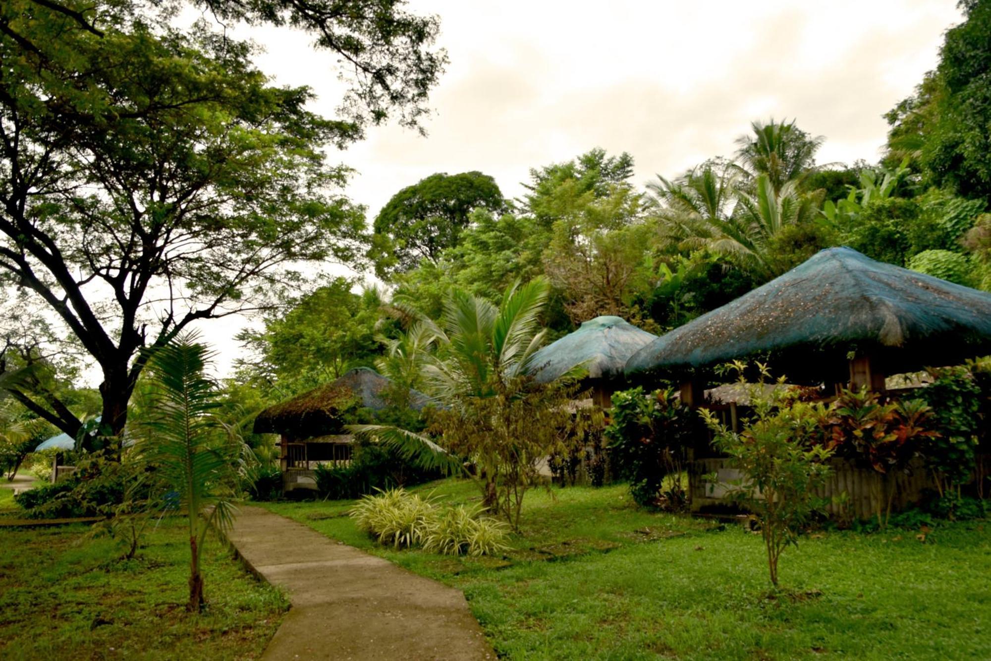 Isla De Oro Hotel Mamburao Exterior foto
