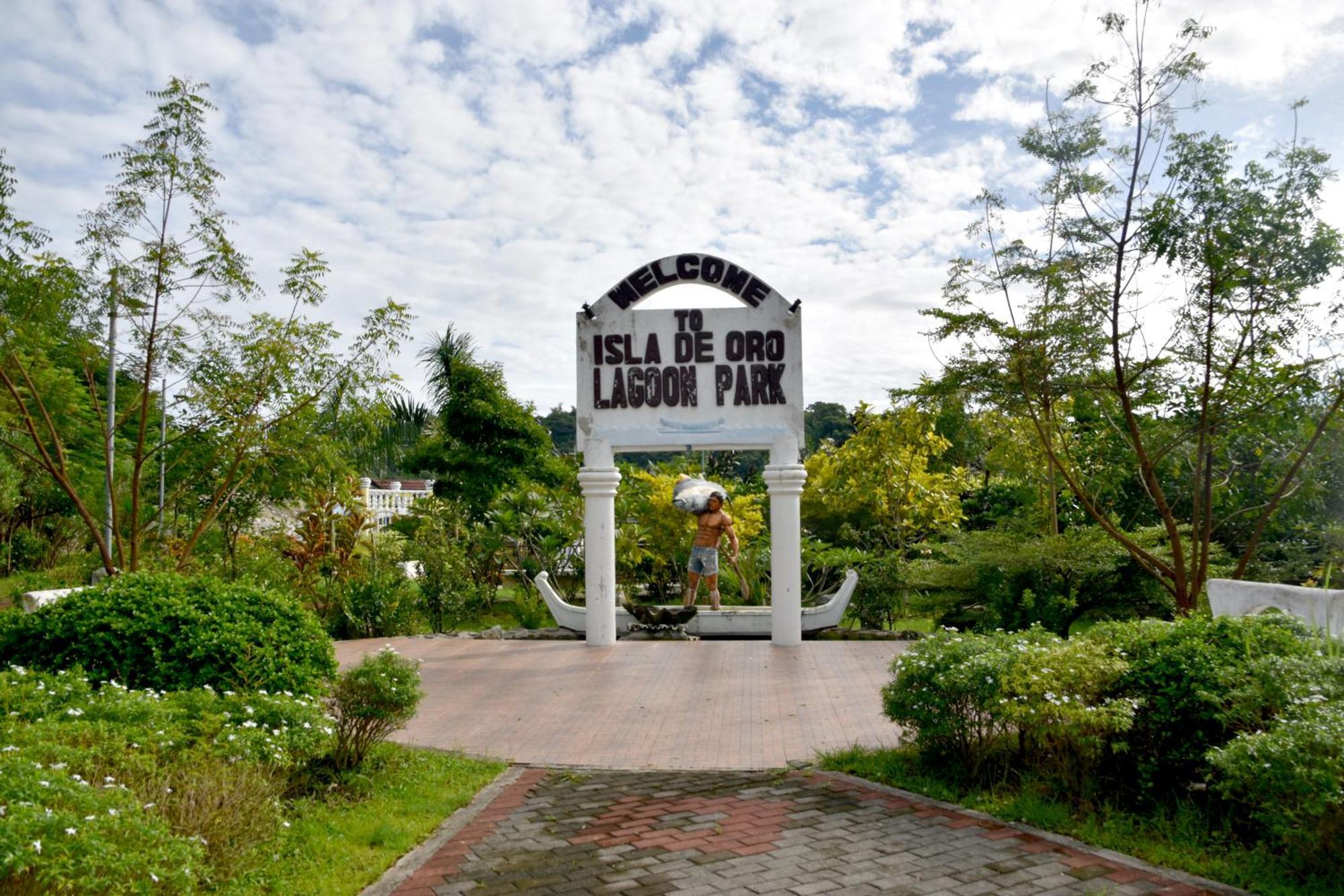 Isla De Oro Hotel Mamburao Exterior foto